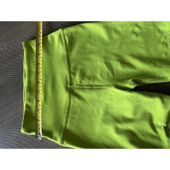 Beyond Yoga Spacedye Keep Pace 7" Biker Short in Matcha Lime Green Women’s Small - Picture 7 of 12